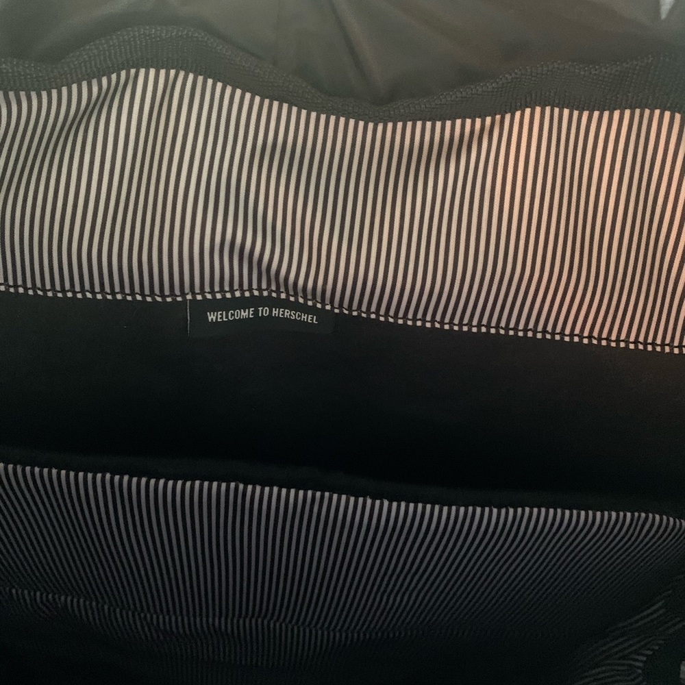 Herschel -Navy-Computer Backpack - Picture 3 of 4